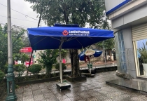 Cung cấp dù che cho ngân Hàng