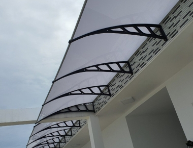 MÁI HIÊN POLY – GIẢI PHÁP LẤY SÁNG THẨM MỸ, HIỆN ĐẠI CHO KHÔNG GIAN NGOÀI TRỜI